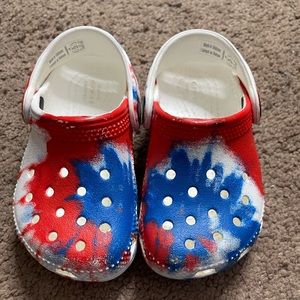 COPY - Tie Dye Crocs 💙🤍❤️